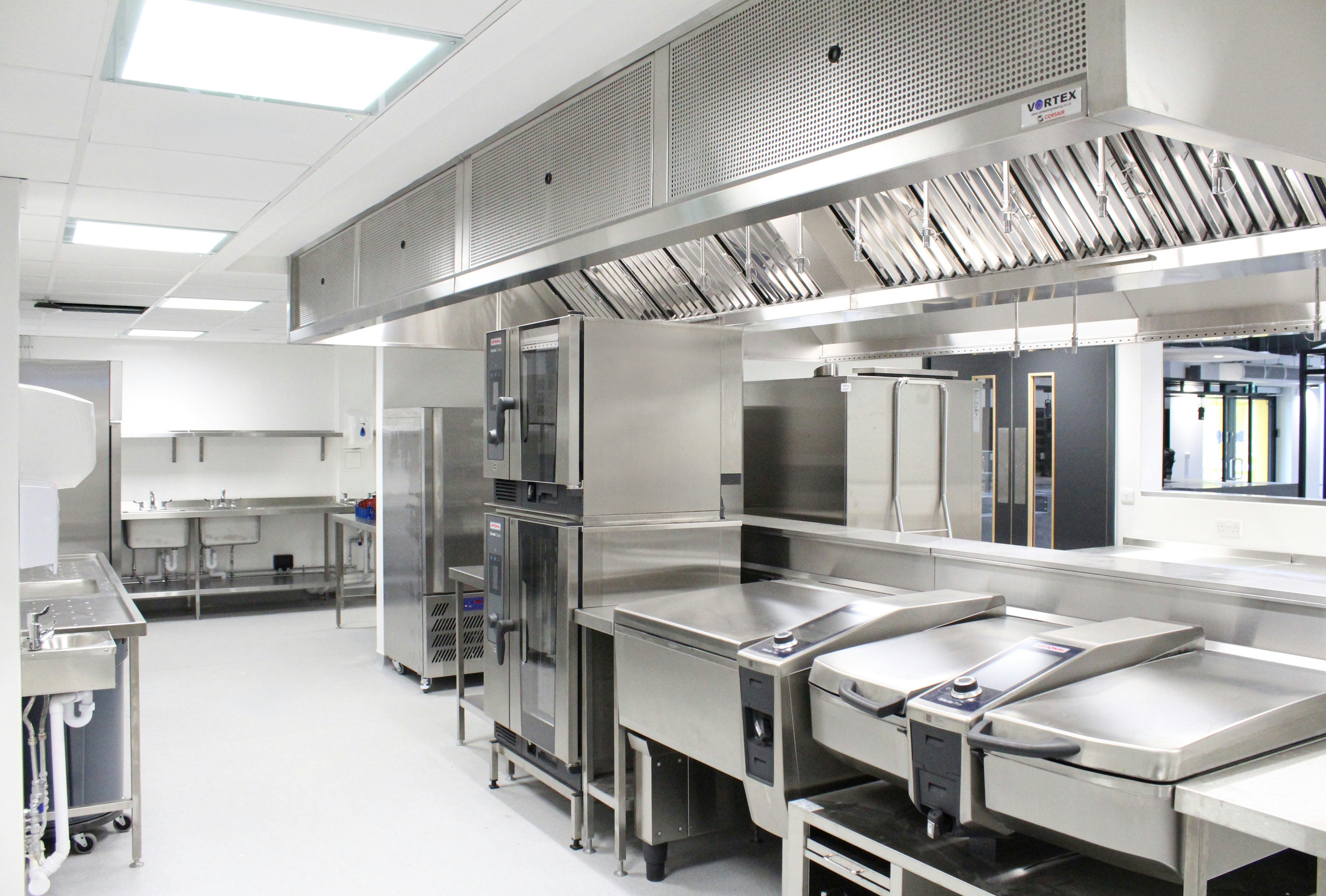 Memilih Exhaust Hood untuk Dapur Komersial