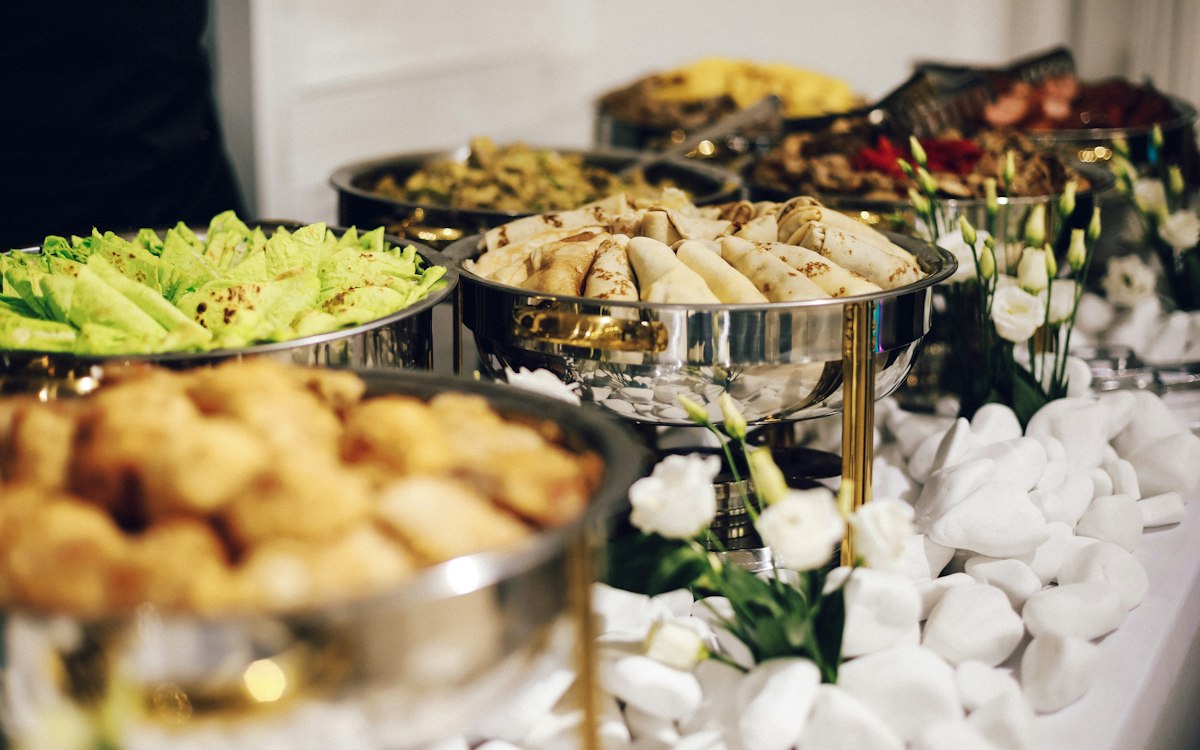 Bain Marie & Hot Food Holding: Cara Menjaga Suhu Makanan Tetap Hangat & Higienis Tanpa Gosong