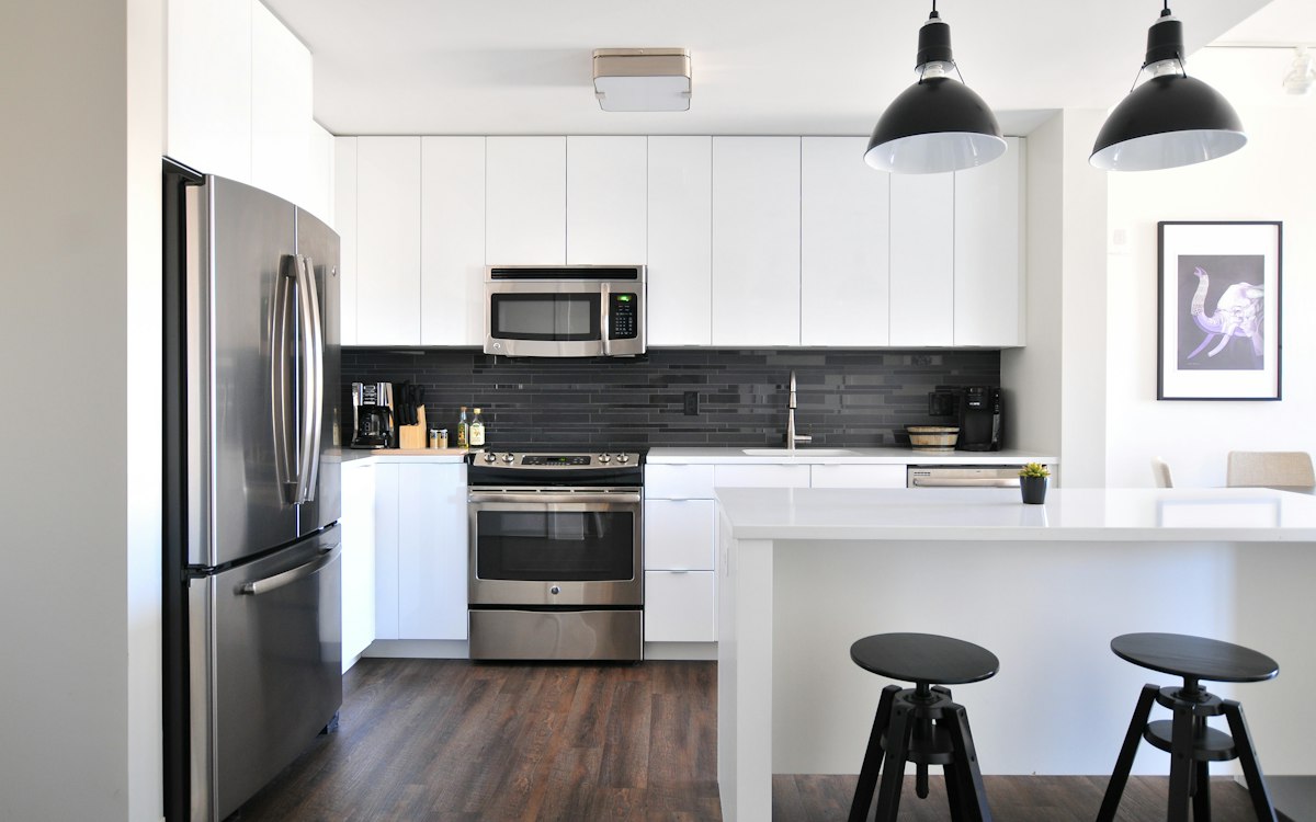 Memilih Kompor Komersial: Open Burner Stove, Griddle Flat Top, atau Charbroiler Grill?