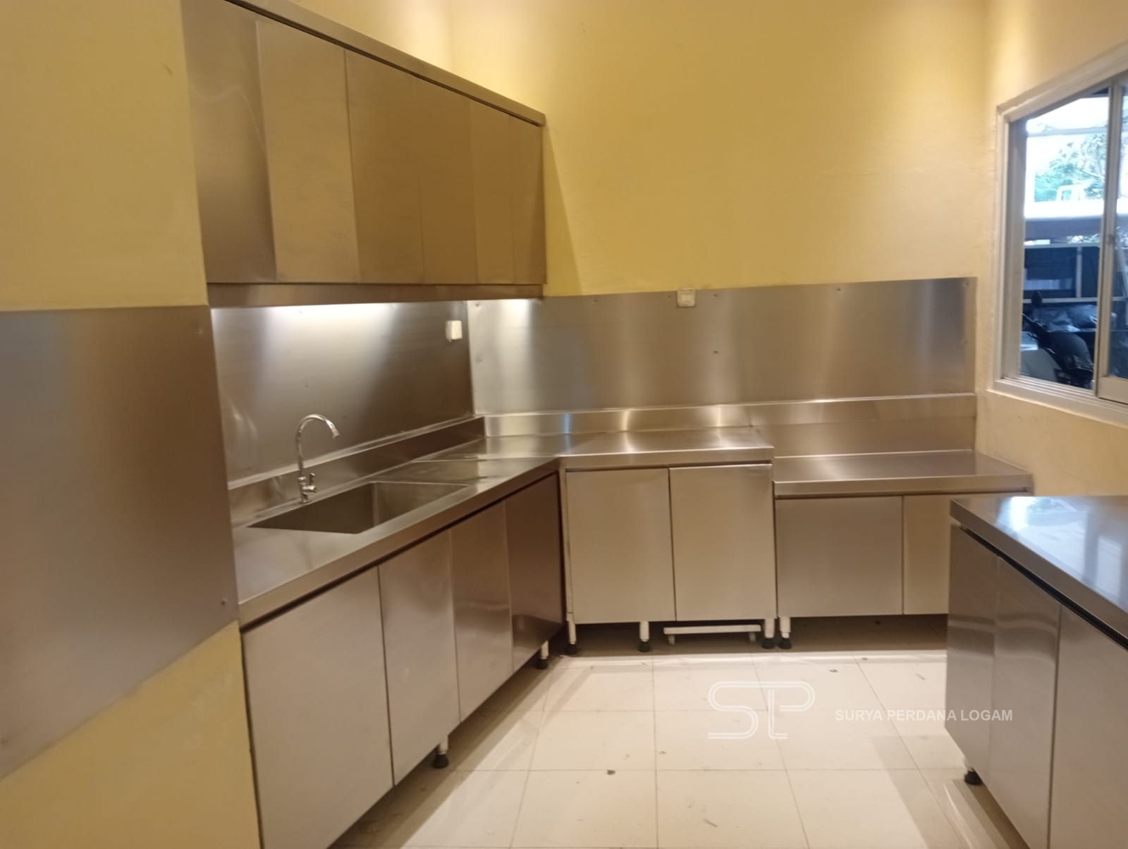 Keuntungan Menggunakan Kitchen Set Stainless: Investasi Tahan Lama Untuk Dapur Impian